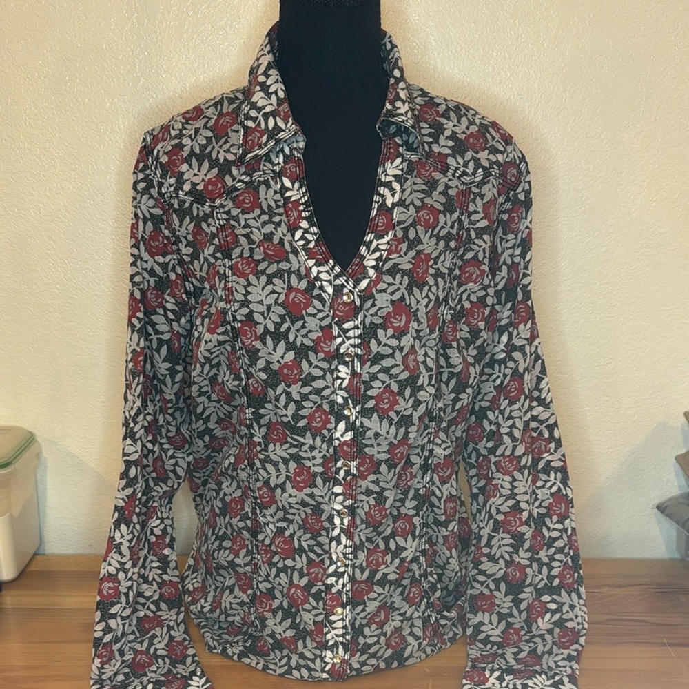 Elegant Floral Button-Down Shirt - Red and Black